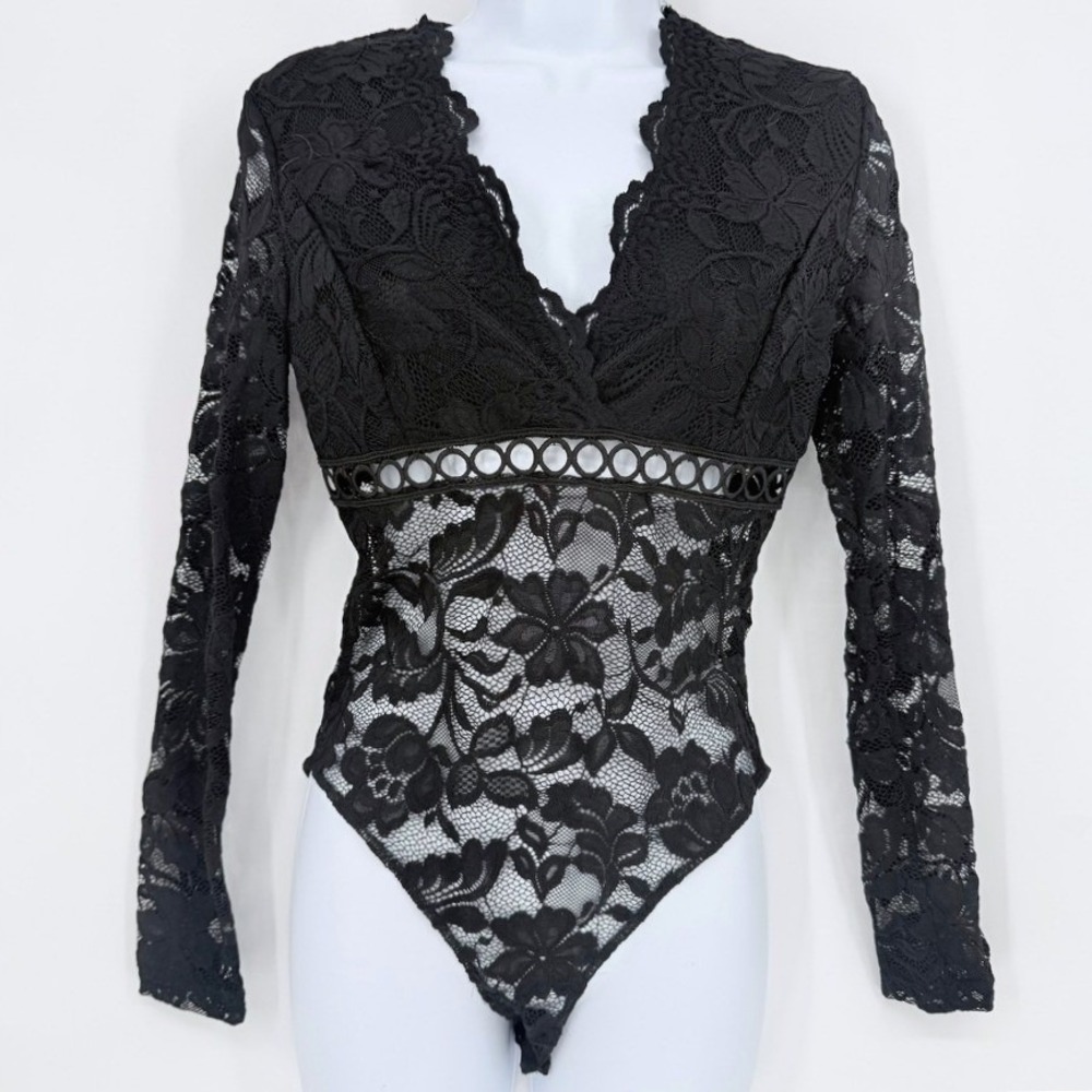 Black Floral Lace Long Sleeve V-Neck Bodysuit Detail S/M Coquette Whimsigoth